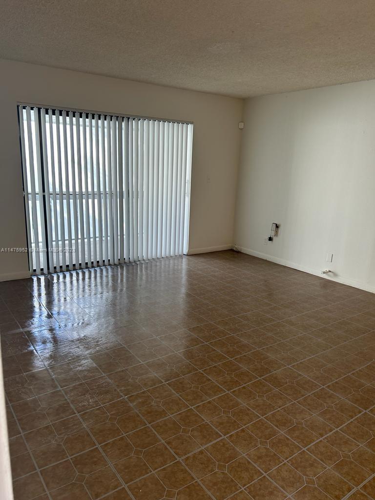 SUNRISE ON THE GREEN COND - Residential Lease