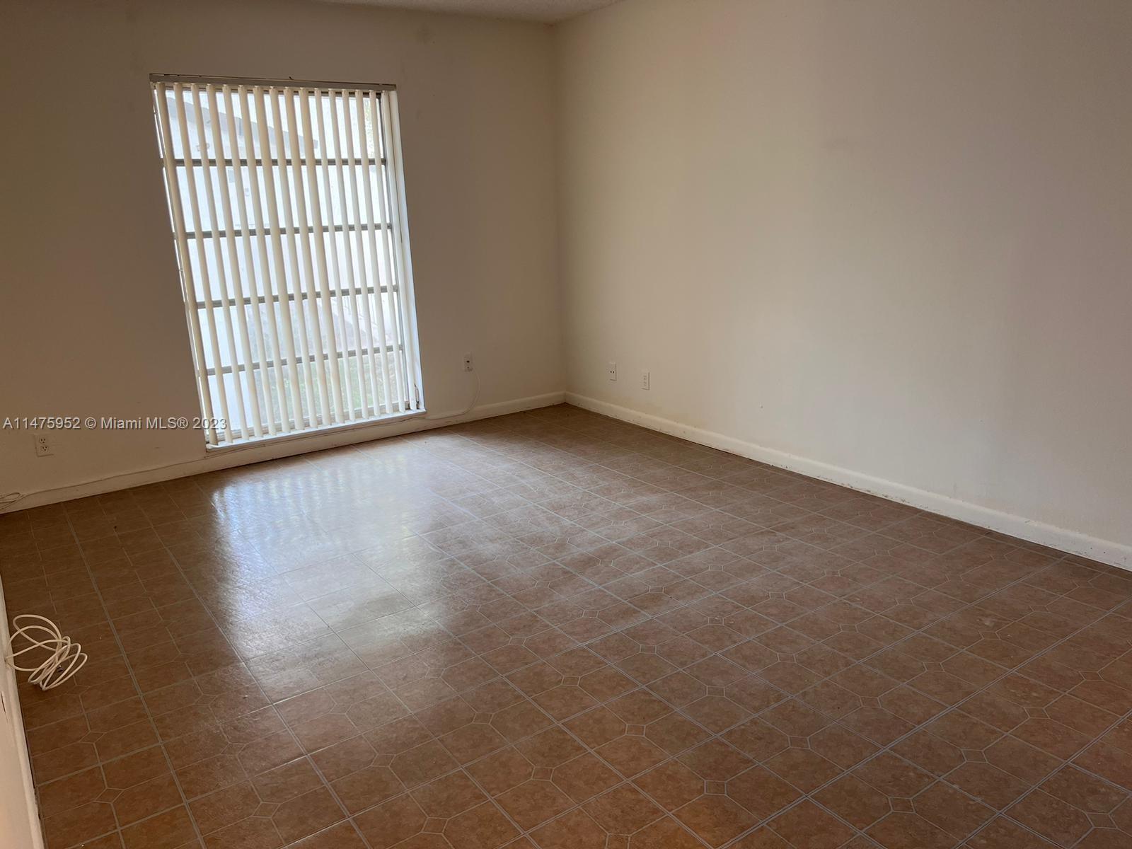 SUNRISE ON THE GREEN COND - Residential Lease