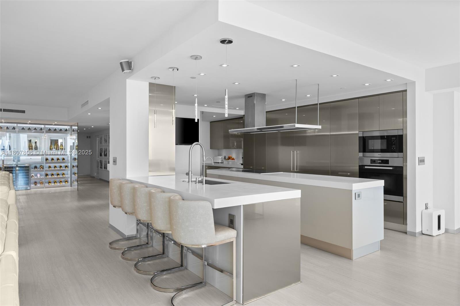 THE PENINSULA II CONDO - Residential