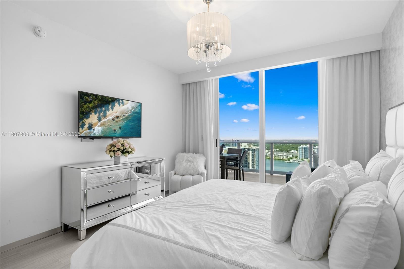 THE PENINSULA II CONDO - Residential
