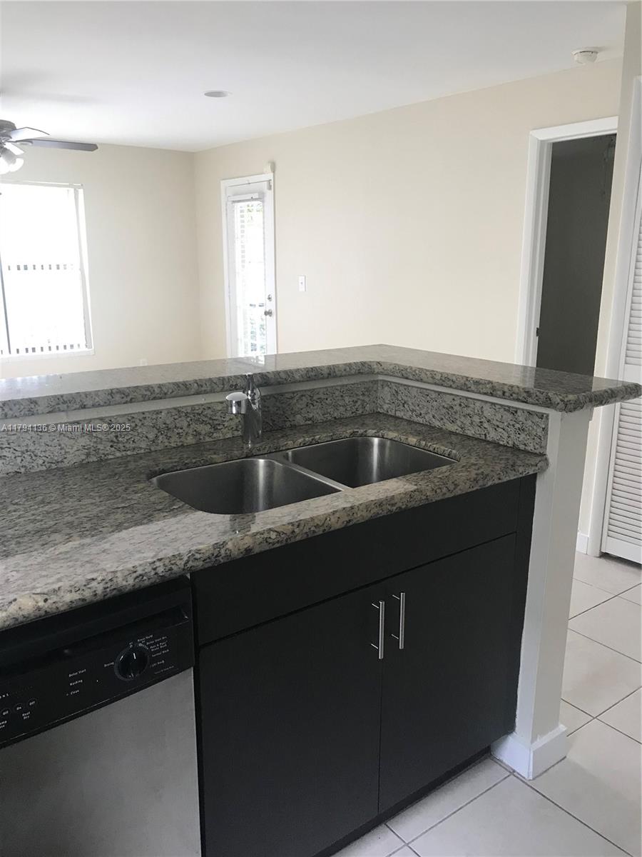 PRESERVE AT AVERY LAKES - Residential Lease