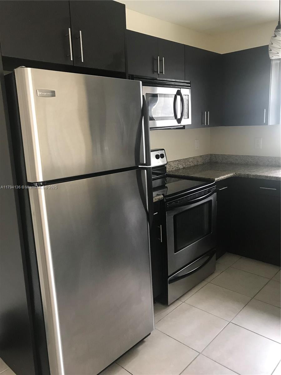 PRESERVE AT AVERY LAKES - Residential Lease