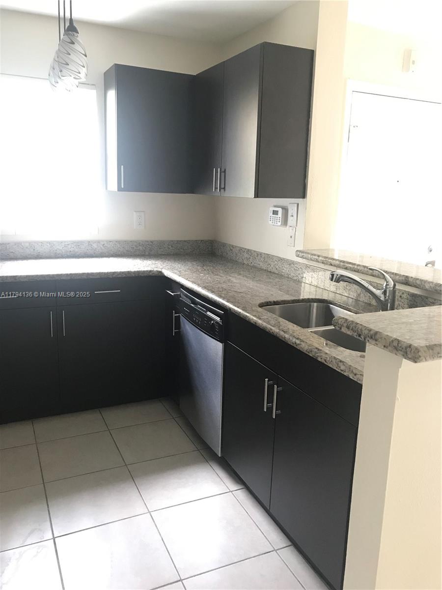 PRESERVE AT AVERY LAKES - Residential Lease