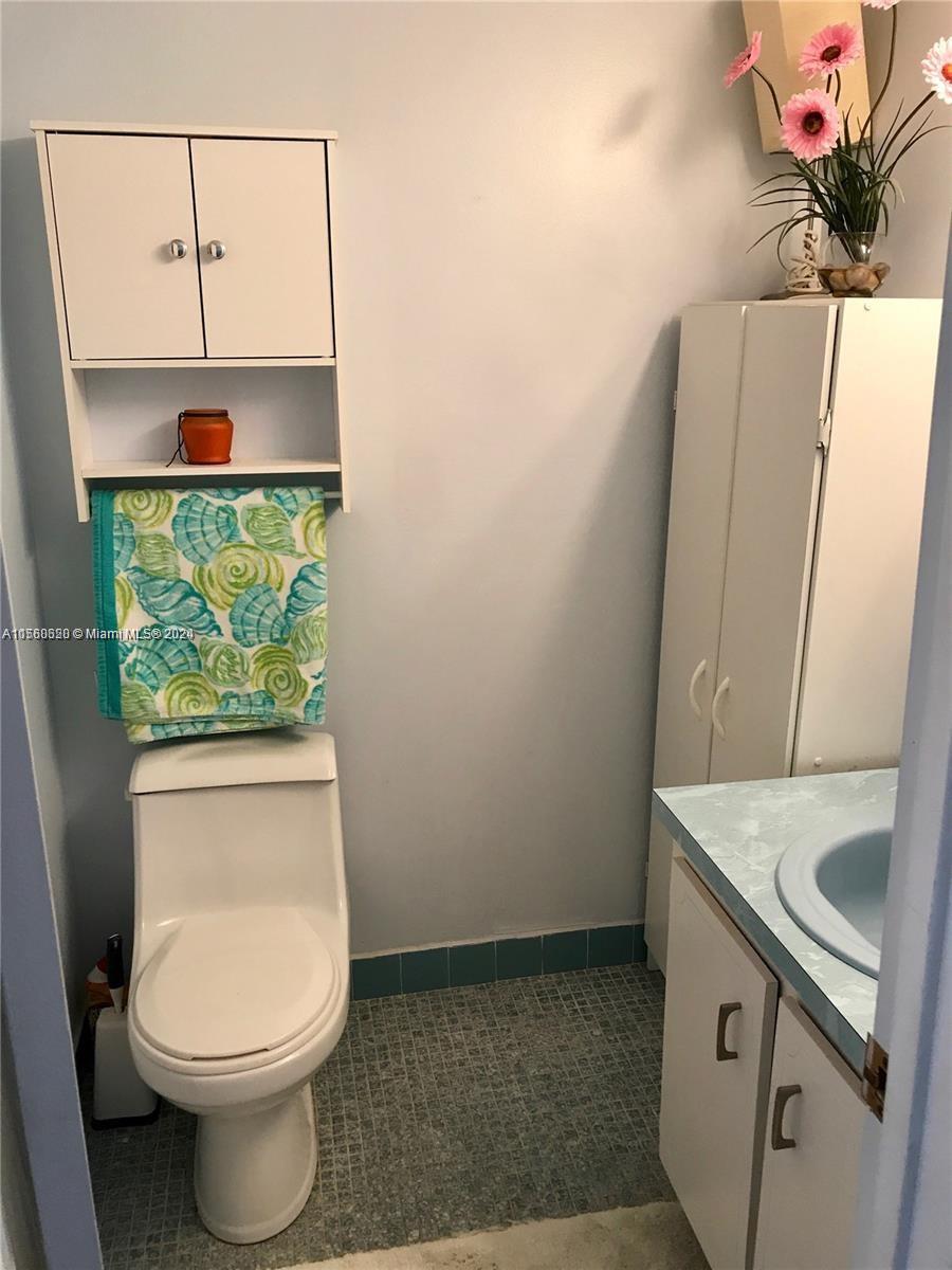 THE ISLES CONDO - Residential