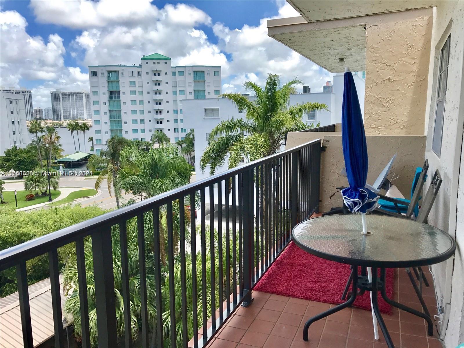 THE ISLES CONDO - Residential