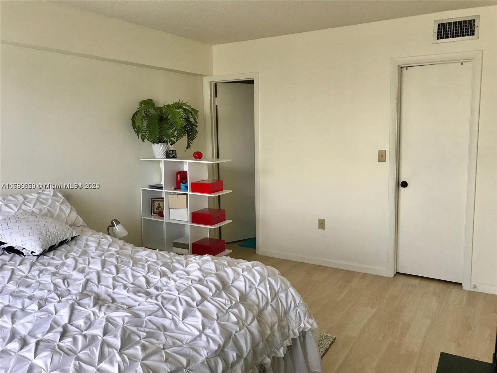 THE ISLES CONDO - Residential