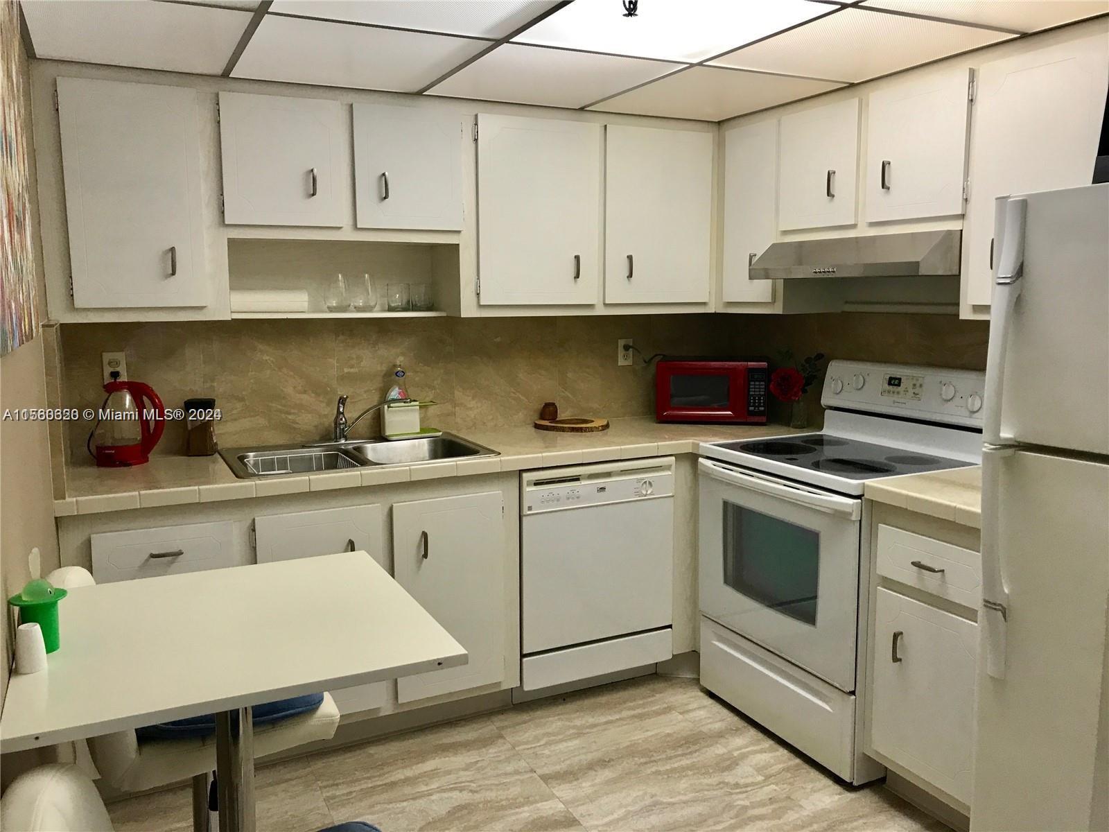 THE ISLES CONDO - Residential