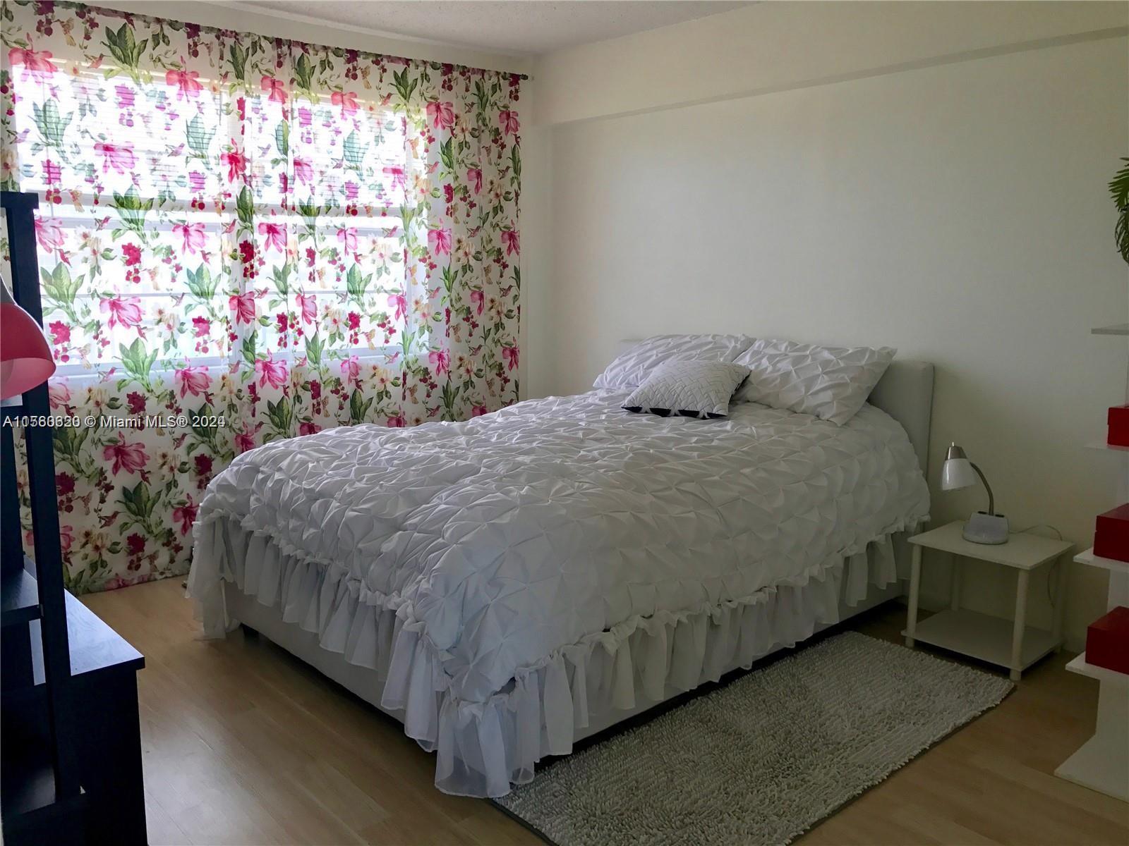 THE ISLES CONDO - Residential