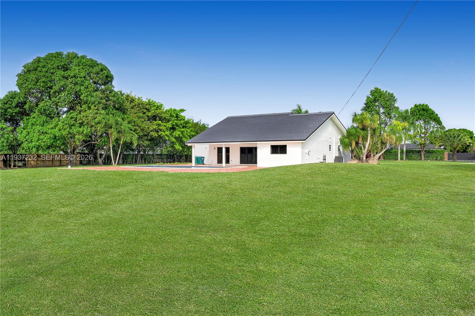 Bonzaza/Bonza­na Ranch Est - Residential