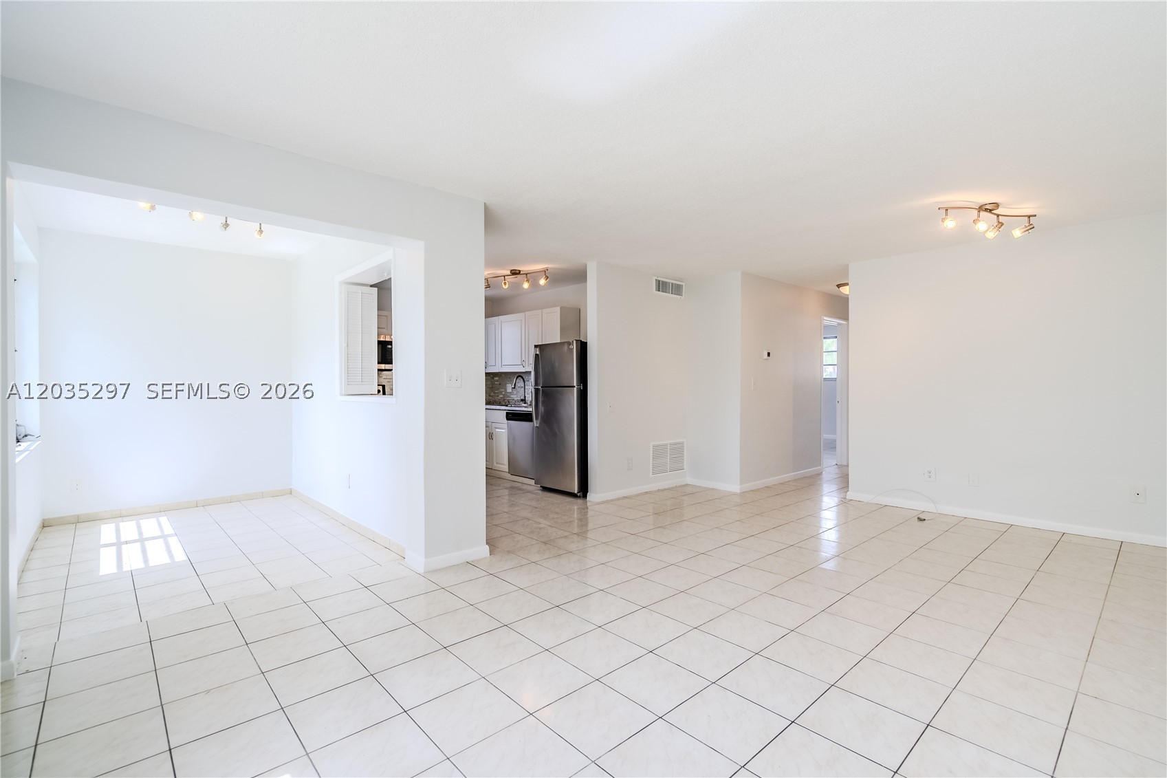 STRAND PLAZA CONDO - Residential