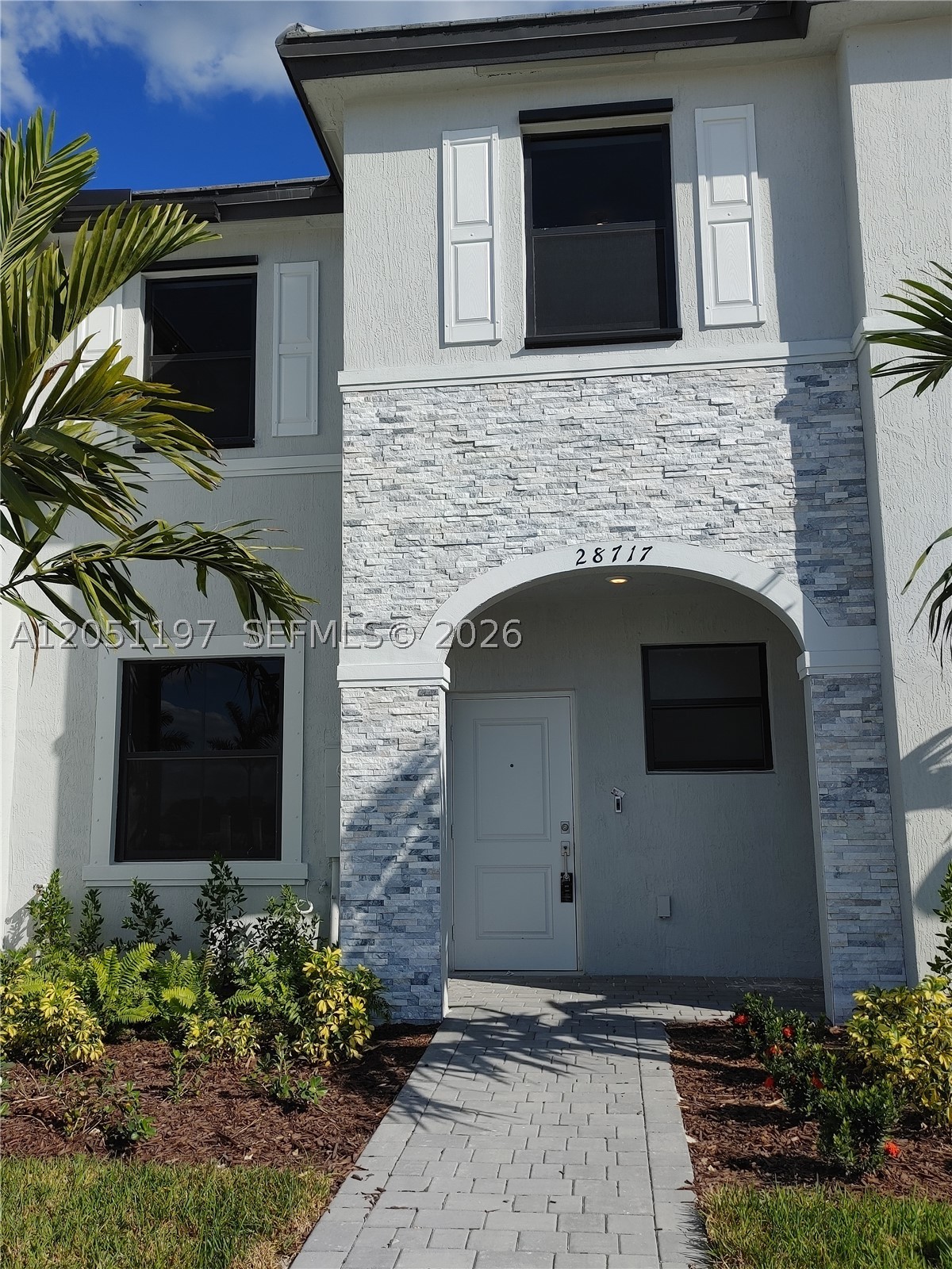 PINE ISLE - Residential