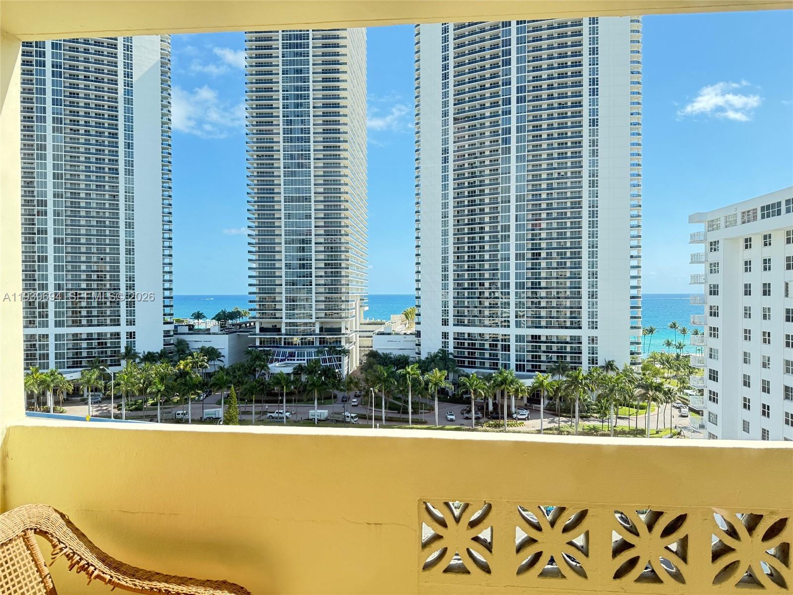 PLAZA TOWERS NORTH CONDO - Residential
