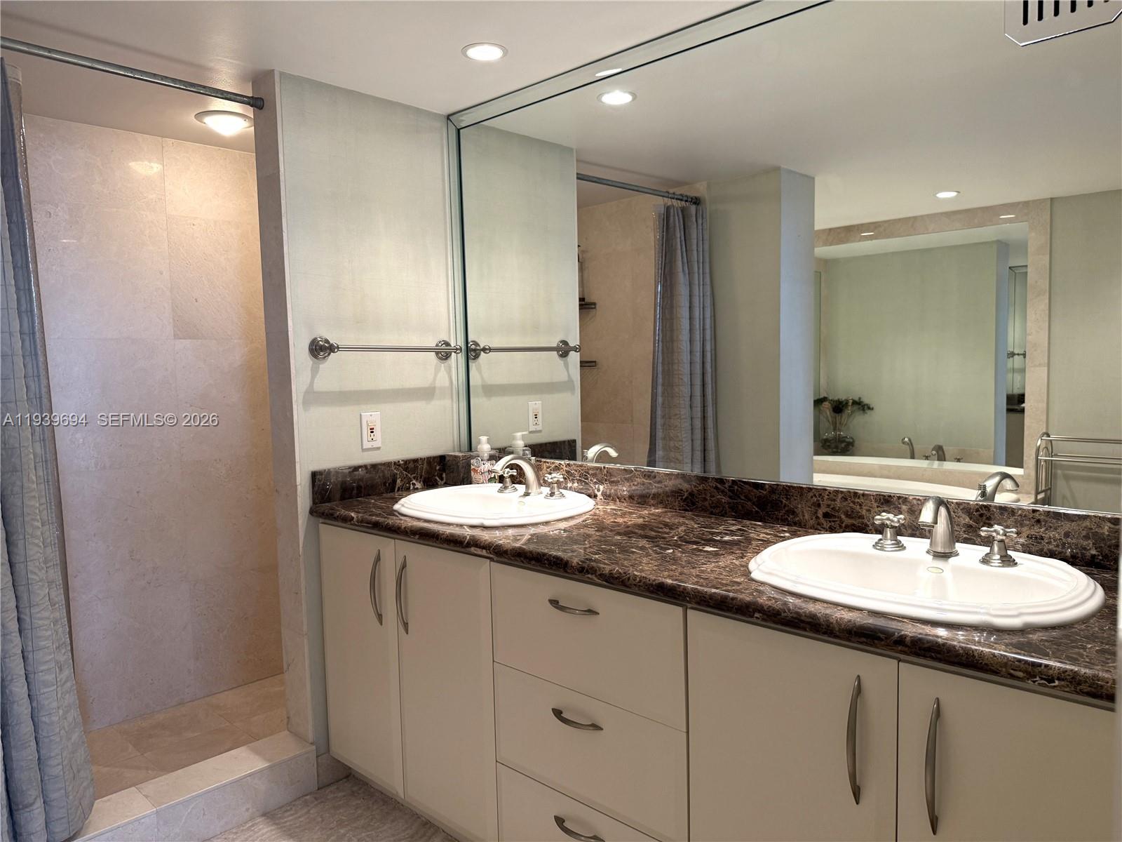 PLAZA TOWERS NORTH CONDO - Residential