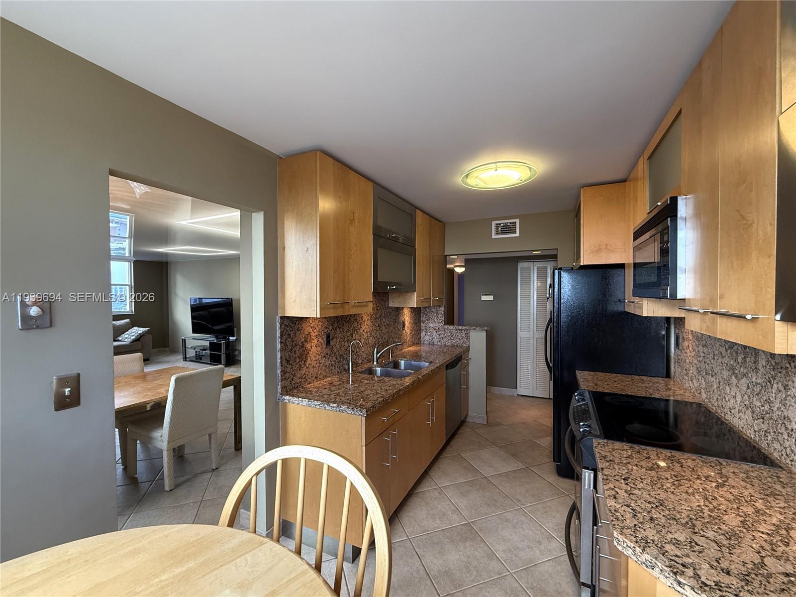 PLAZA TOWERS NORTH CONDO - Residential