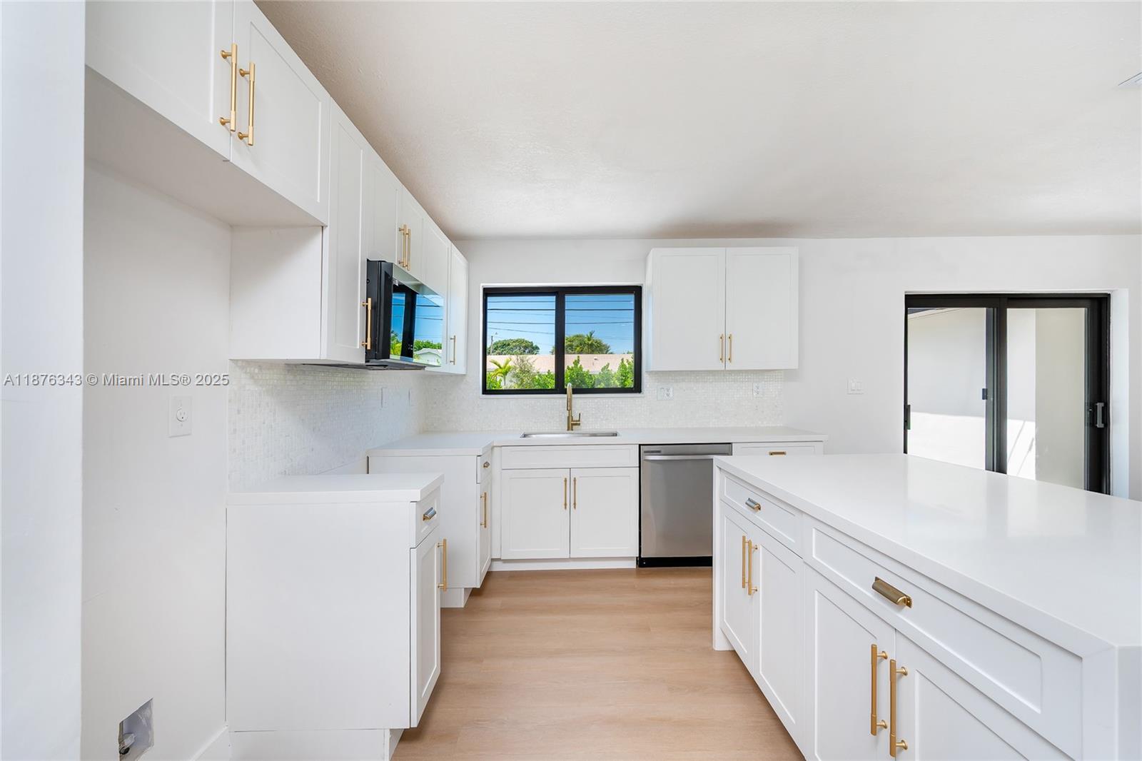 CORAL GARDENS 1ST ADDN - Residential