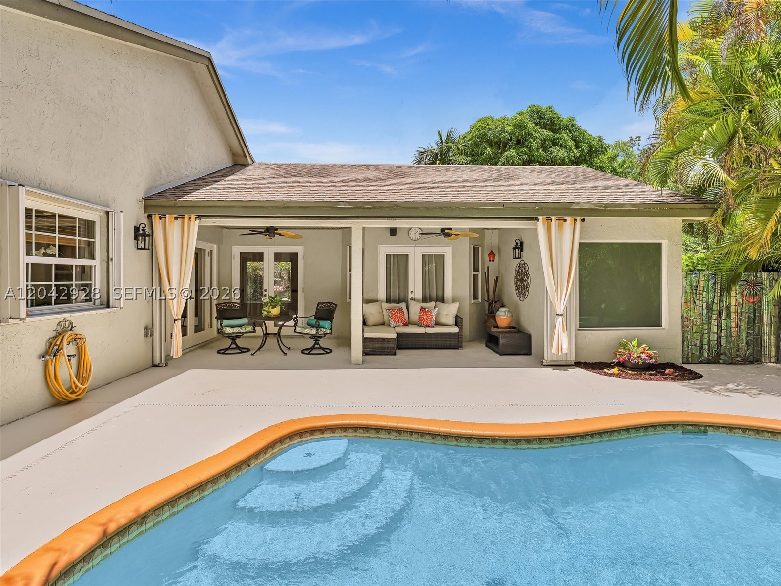 COUNTRY WALK PATIO HOMES - Residential