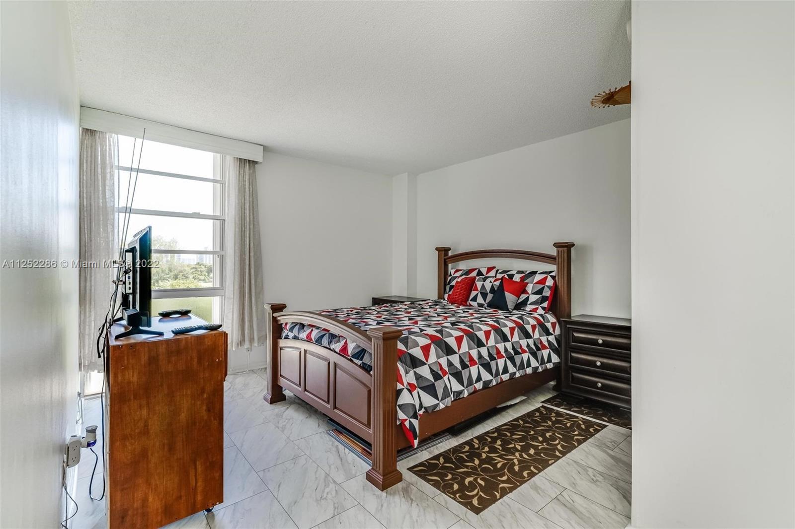 BRAVURA I CONDO - Residential