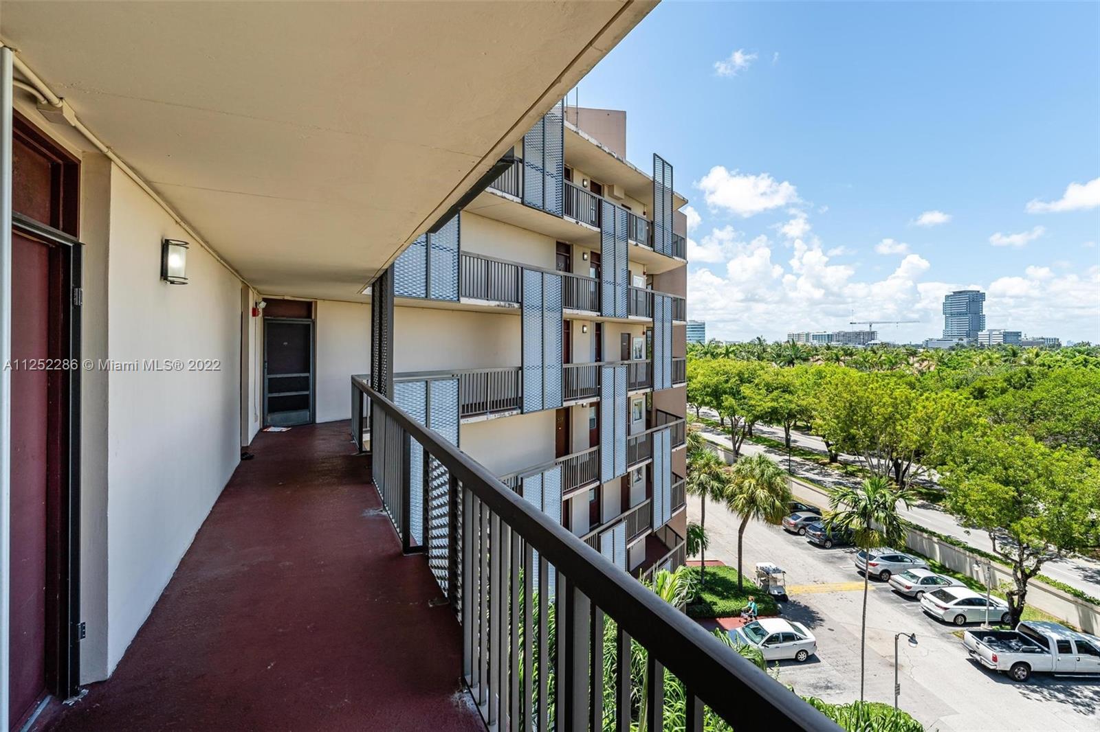 BRAVURA I CONDO - Residential