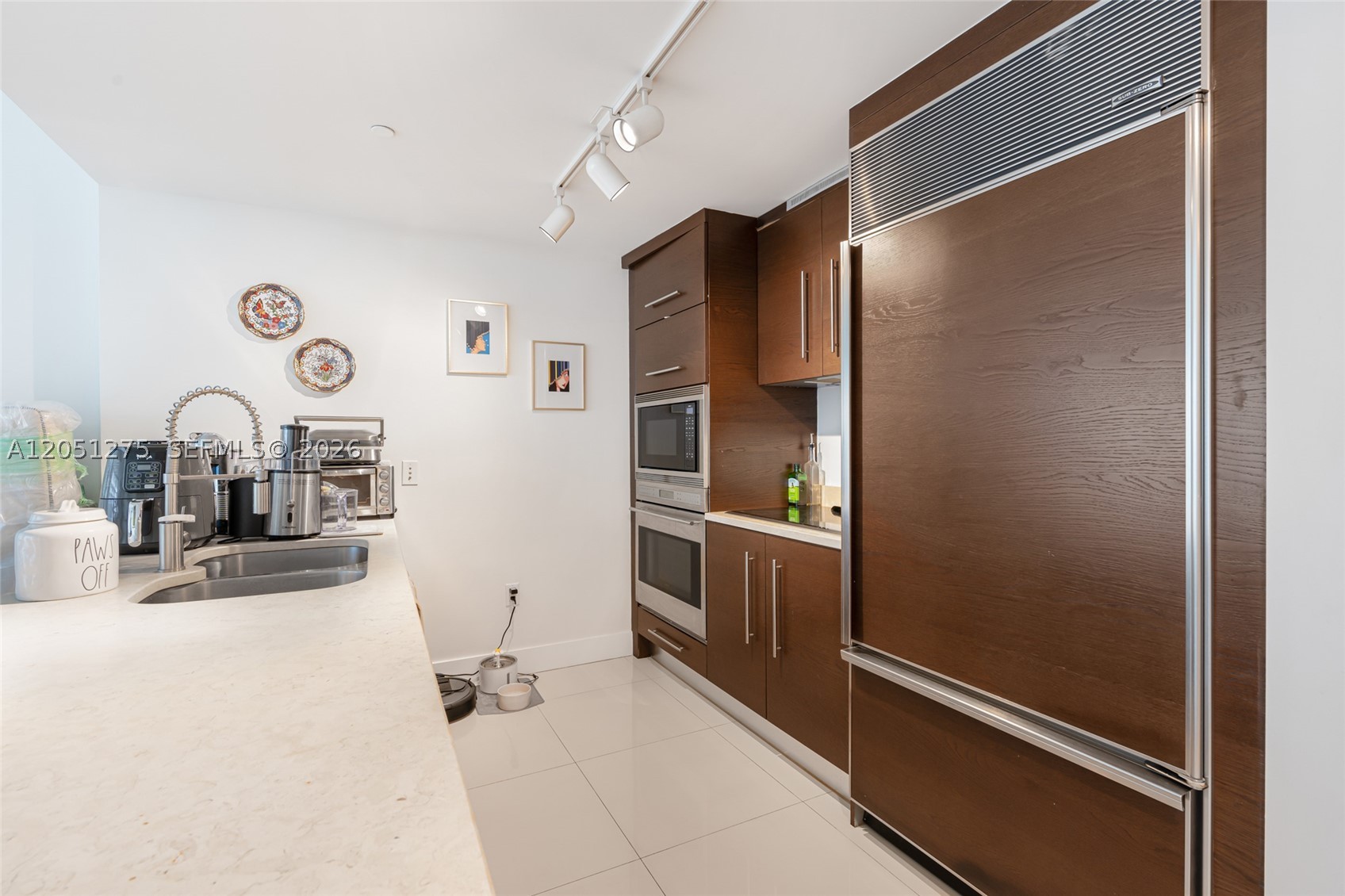 ICONBRICKELL CONDO NO 1 - Residential