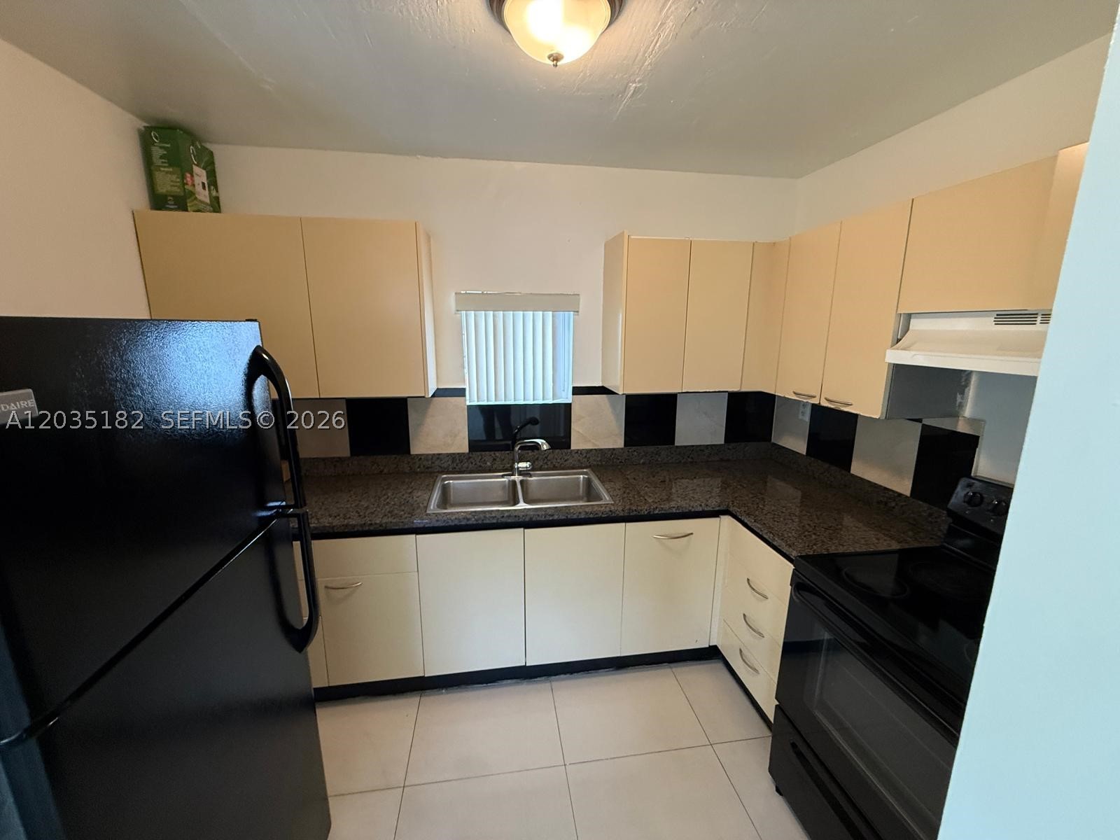 SAVANNAH APARTMENTS CONDO - Residential Lease