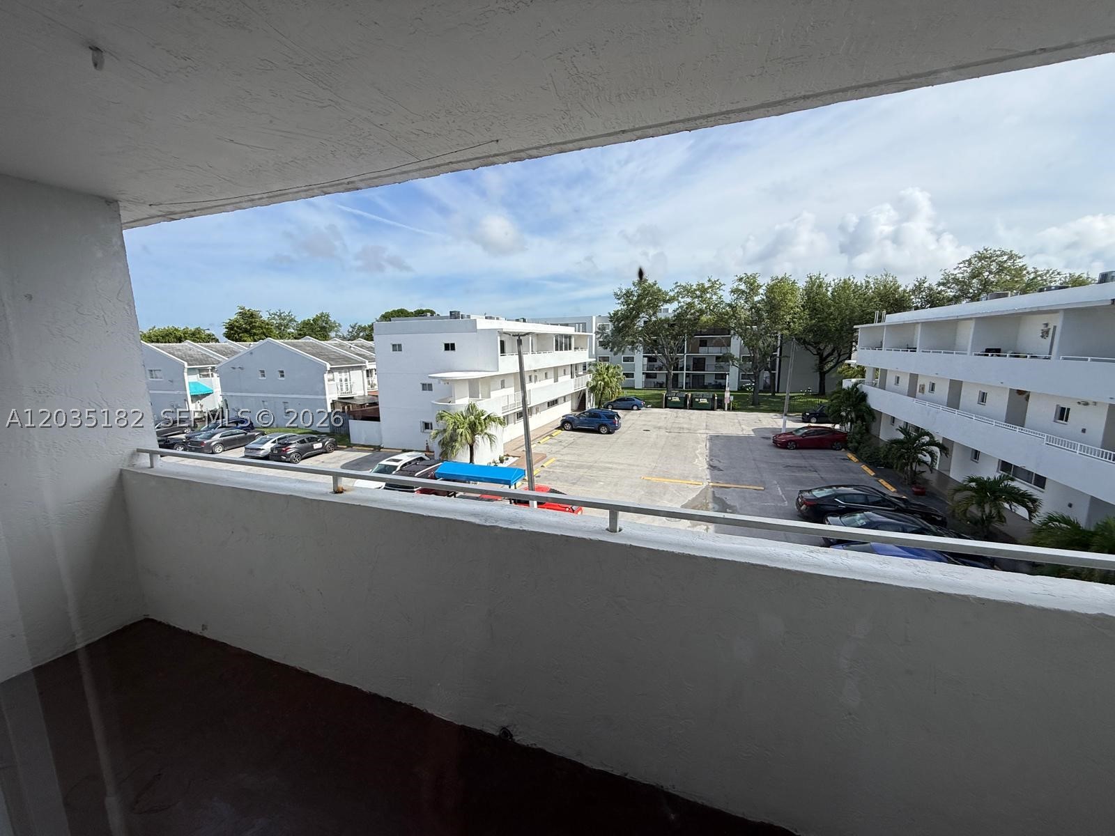 SAVANNAH APARTMENTS CONDO - Residential Lease