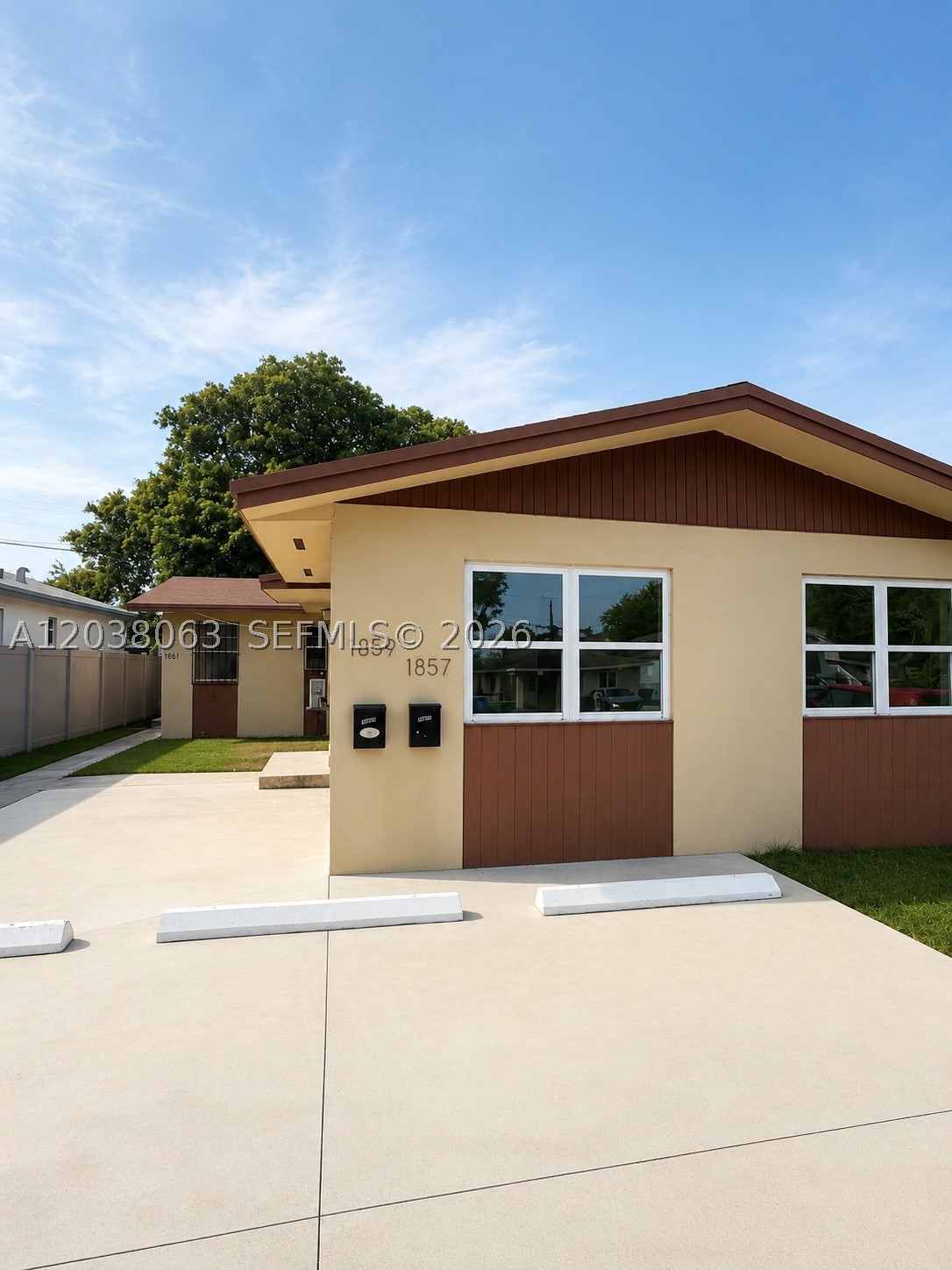 17TH AVE MANOR - Residential Lease