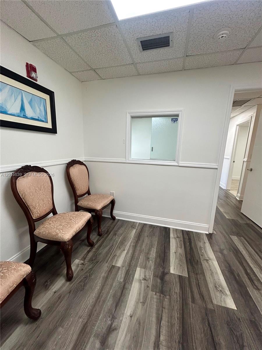 BEAUTIFUL OFFICE FOR RENT WITH WATER AND AC MAINTENANCE INCLUDED, IS NOW A MEDICAL OFFICE READY TO MOVE IN. CALL NOW THIS WONT LAST!