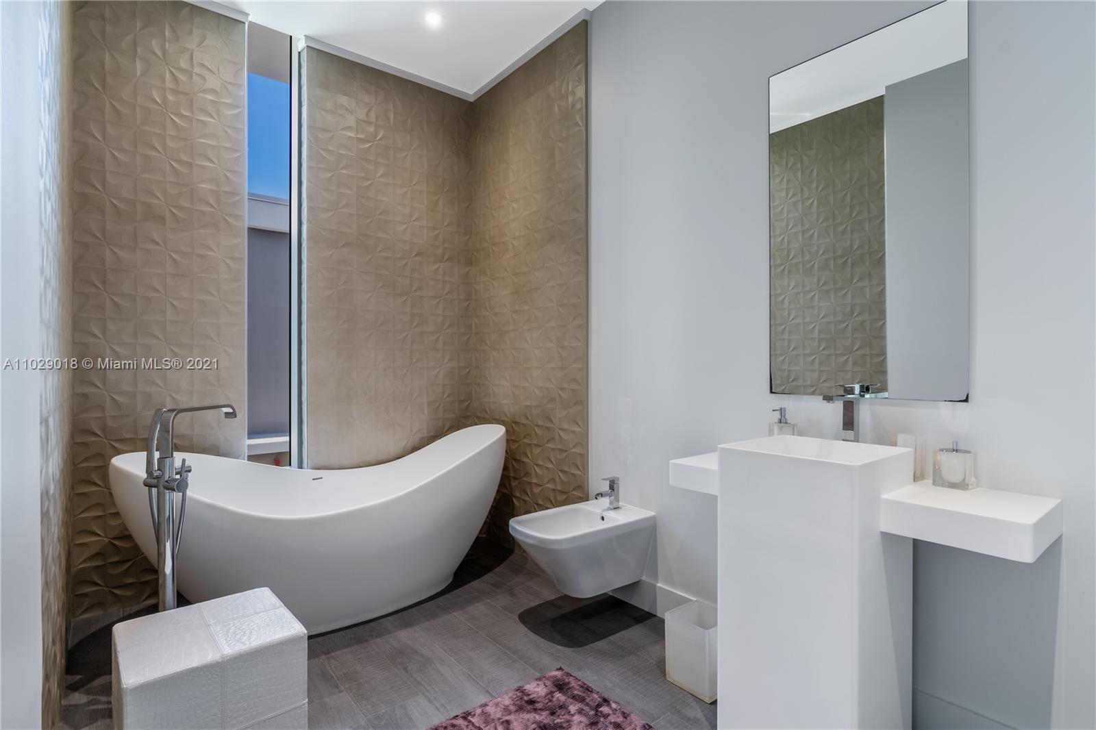 OCEANA KEY BISCAYNE CONDO - Residential