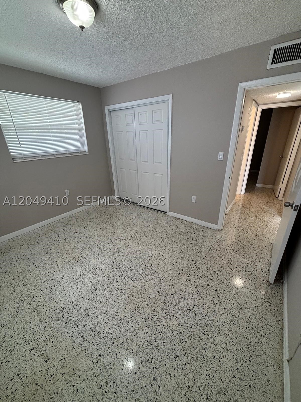 LAWRENCE ESTATE LAND CO - Residential Lease