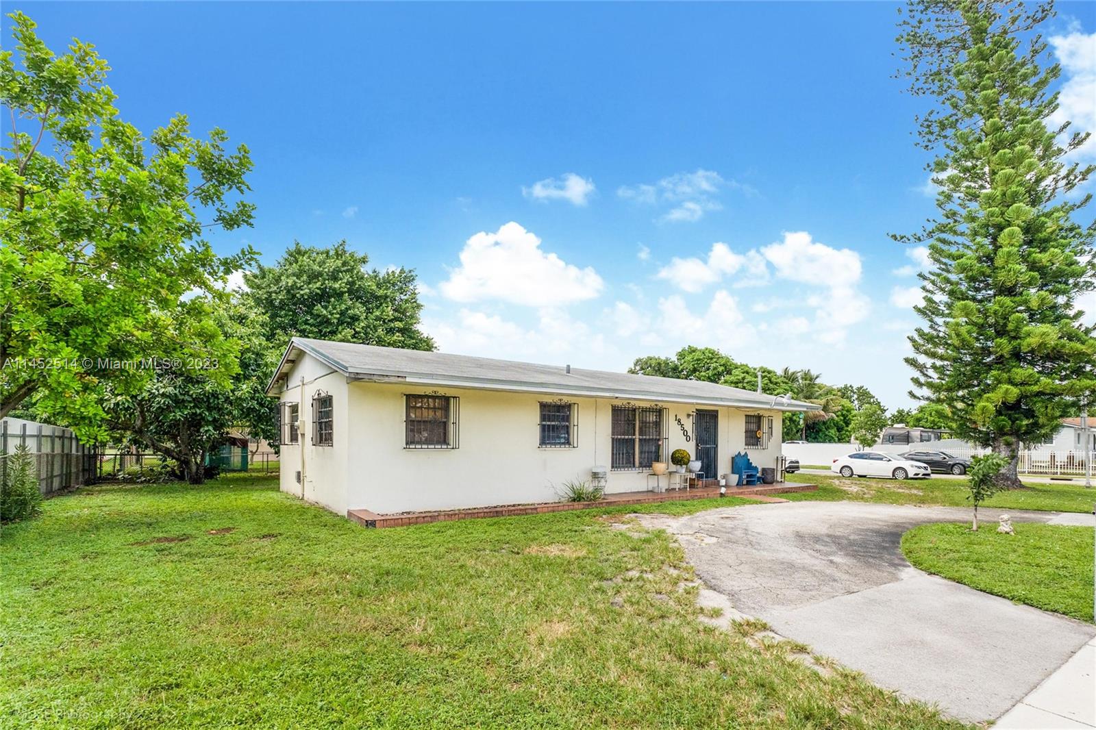Vintage Charm in Miami Gardens - A Rare Find in a Low Inventory Market 
Nestled within the heart of Miami Gardens, this timeless gem awaits a new owner who appreciates the character and potential of a 1970s classic. This  3 bedrooms, 1 bathrooms, and a sprawling 10,000 square foot lot, this property offers a world of opportunities . Whether you're a savvy investor looking for a project or a homeowner with an appreciation for the past, this property promises potential. Act fast, as opportunities like this are rare in today's competitive market.
Contact me today to schedule a viewing This is your chance to own a piece of Miami's and create a bright future in the Magic City.