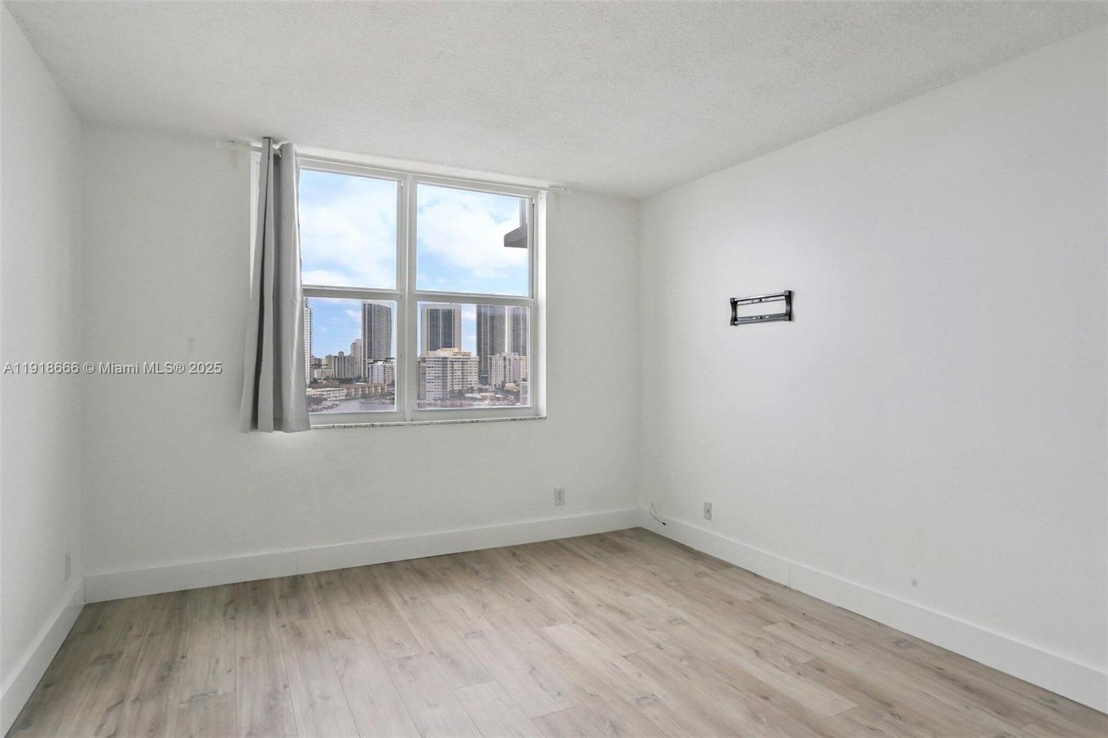GOLDEN HORN SOUTH CONDO - Residential