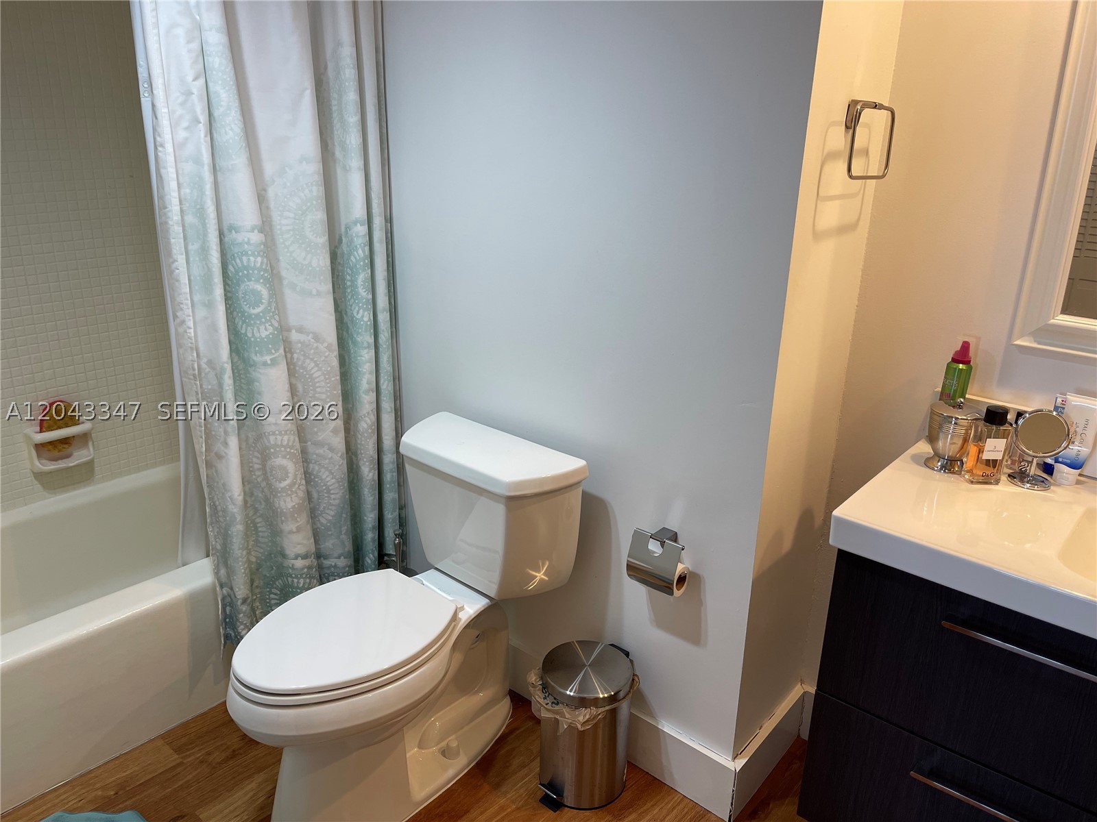 ARLEN HOUSE WEST CONDO - Residential