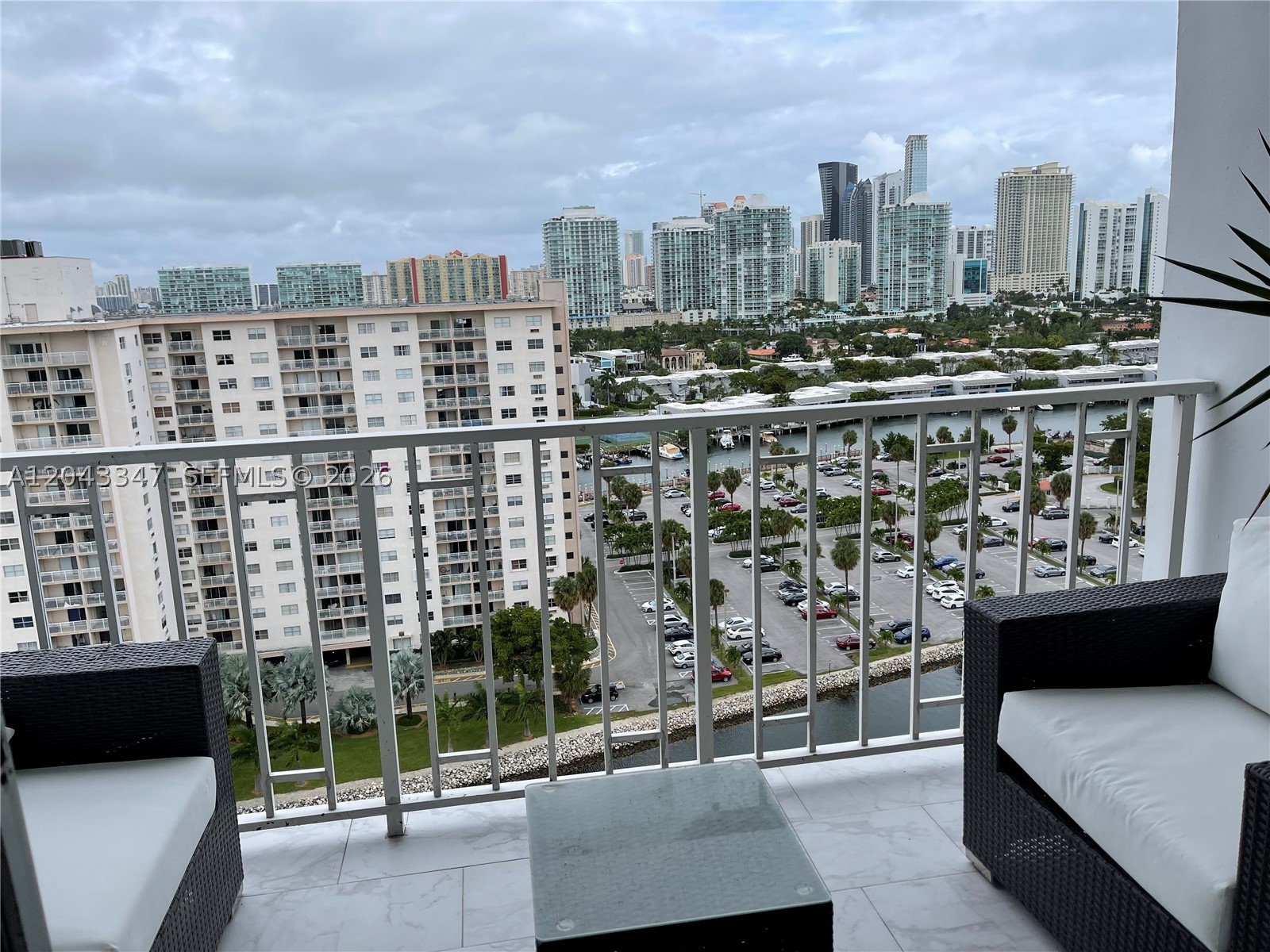 ARLEN HOUSE WEST CONDO - Residential