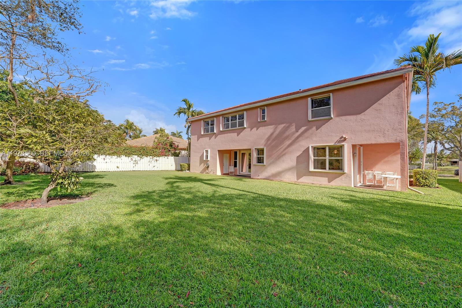 WINDSOR PALMS - Residential