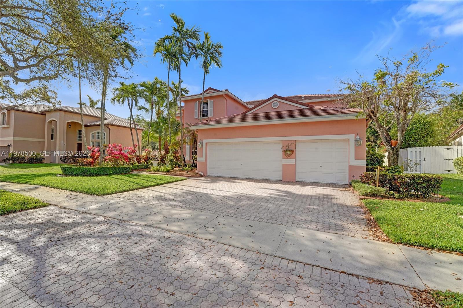 WINDSOR PALMS - Residential