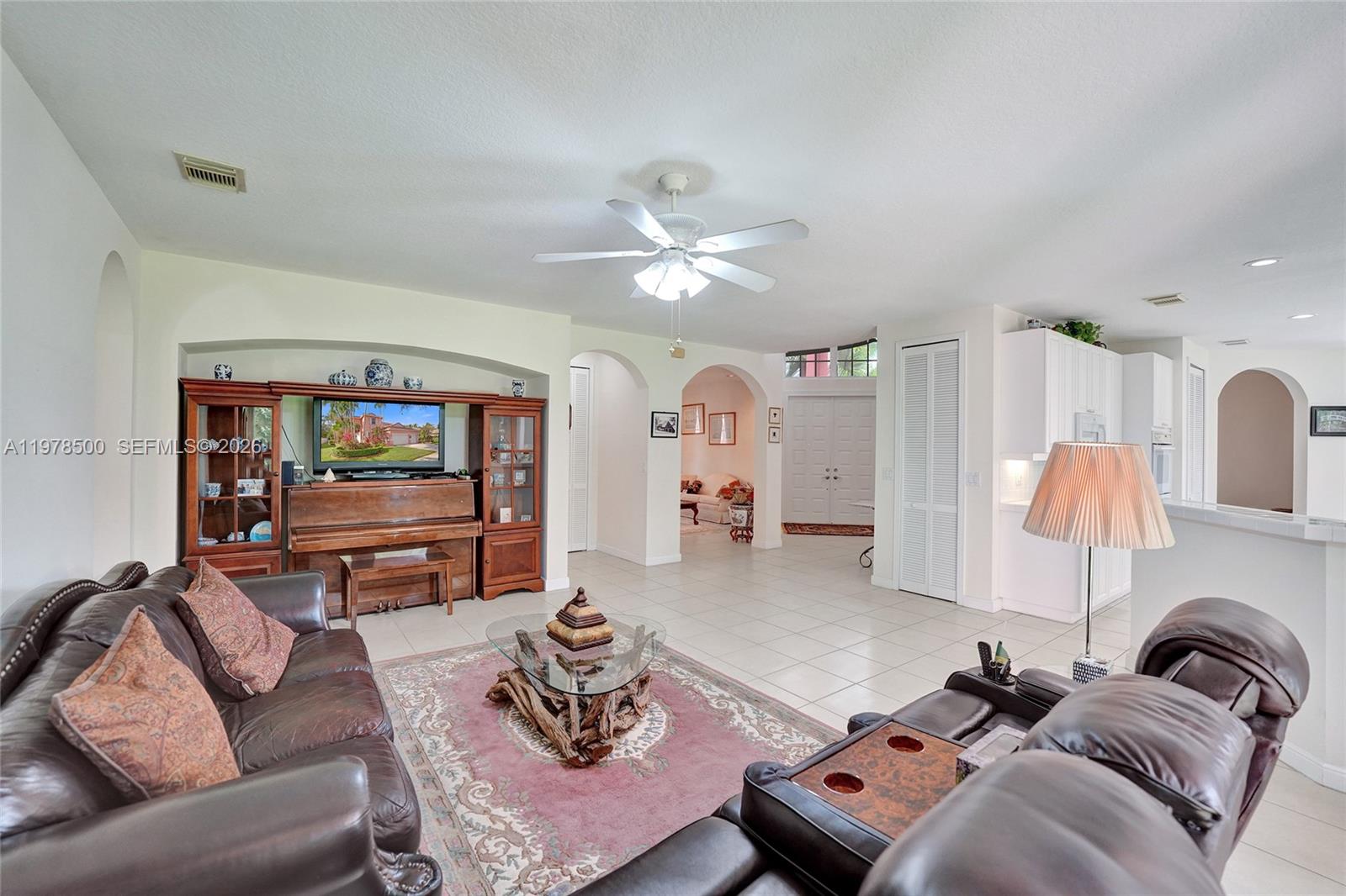 WINDSOR PALMS - Residential