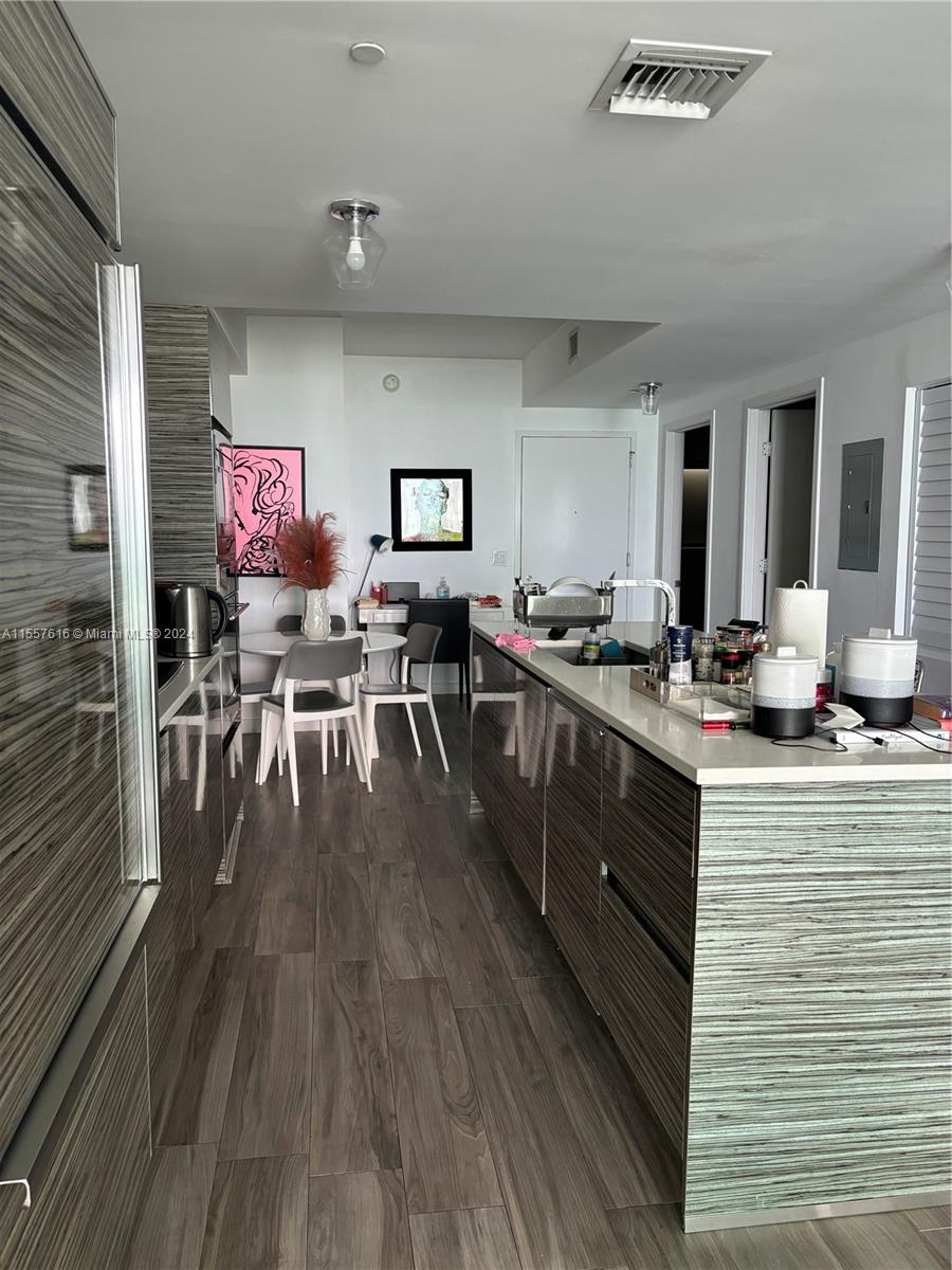 ICON BAY CONDO - Residential Lease