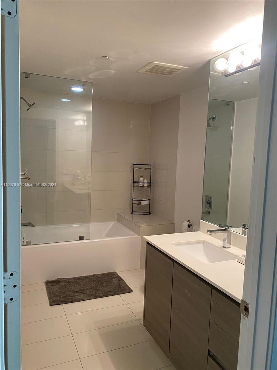 ICON BAY CONDO - Residential Lease
