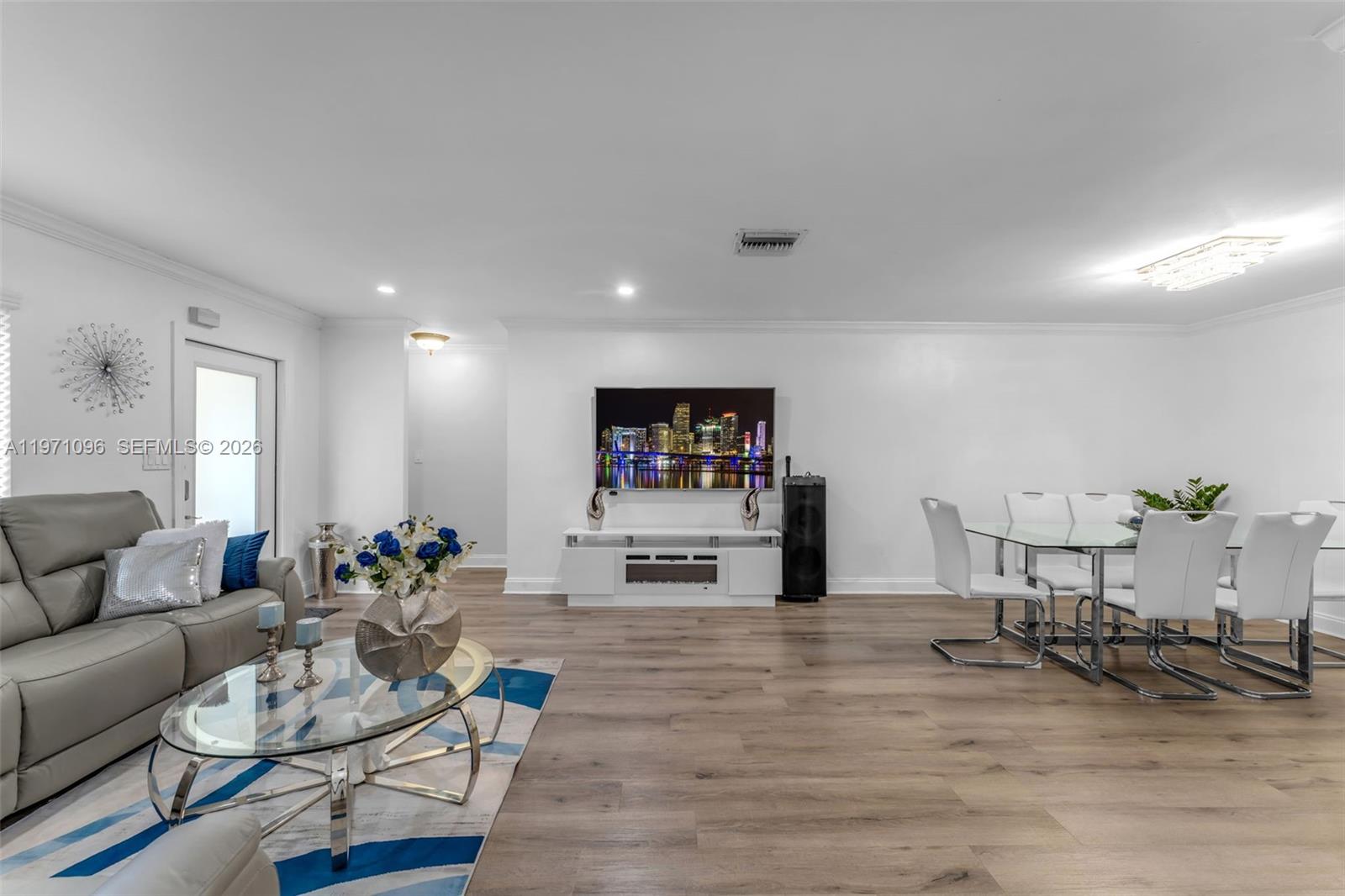 WESTWIND LAKES SEC 1 - Residential