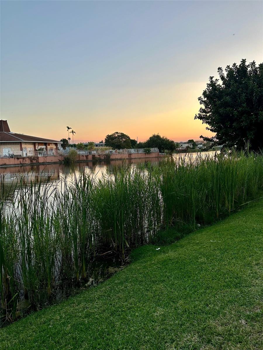 SKY LAKE GARDENS NO 4 CON - Residential