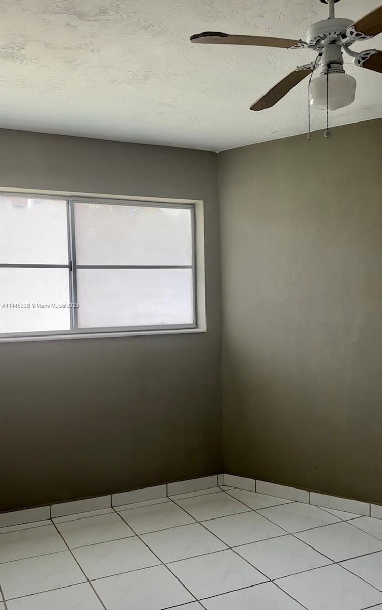 SKY LAKE GARDENS NO 4 CON - Residential