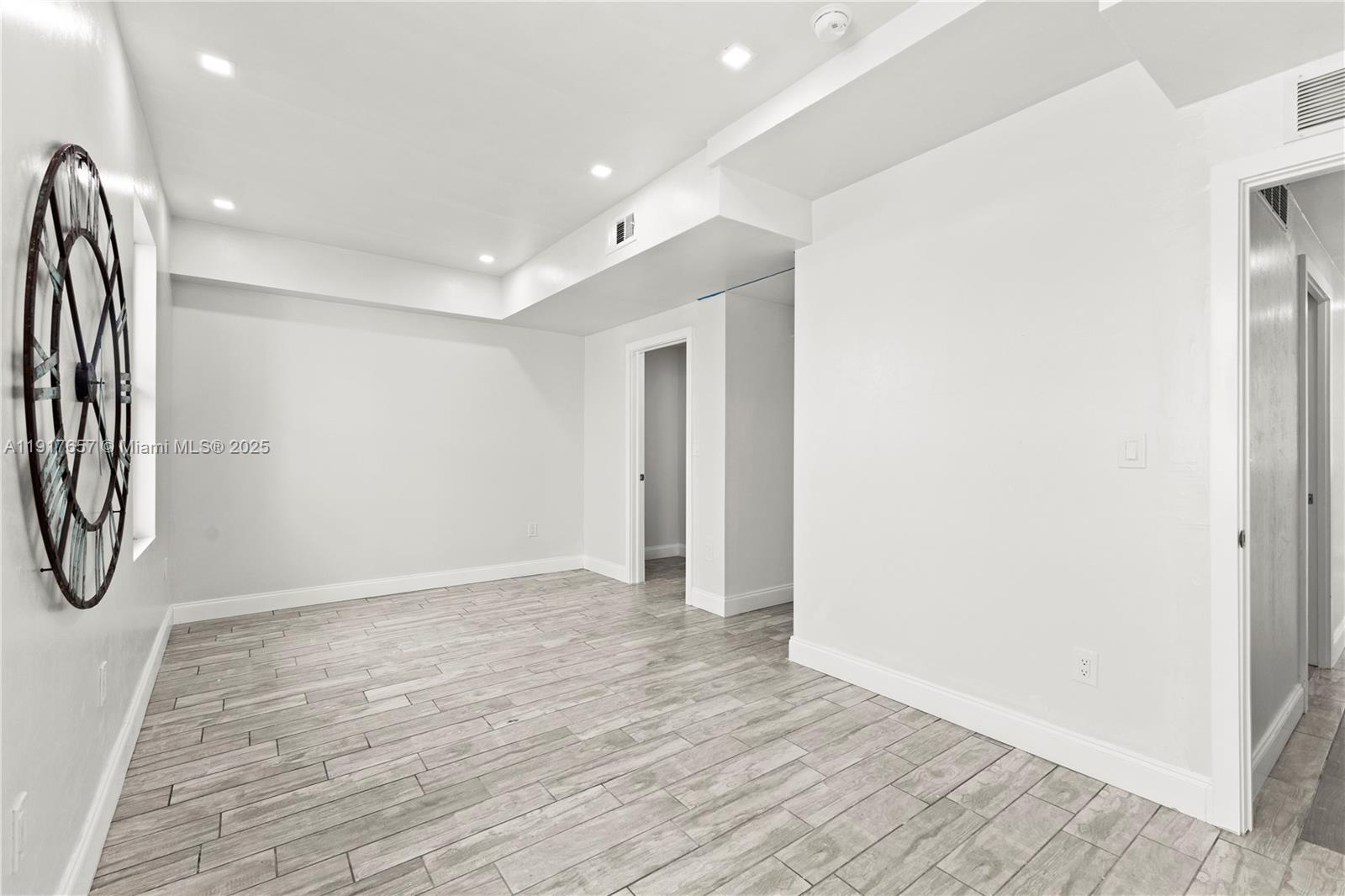 COLLEGE PARK - Residential Income