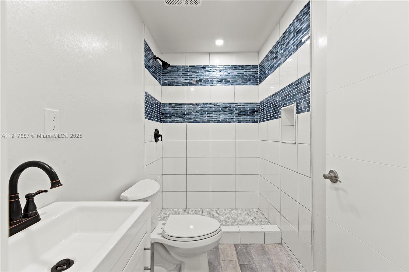 COLLEGE PARK - Residential Income