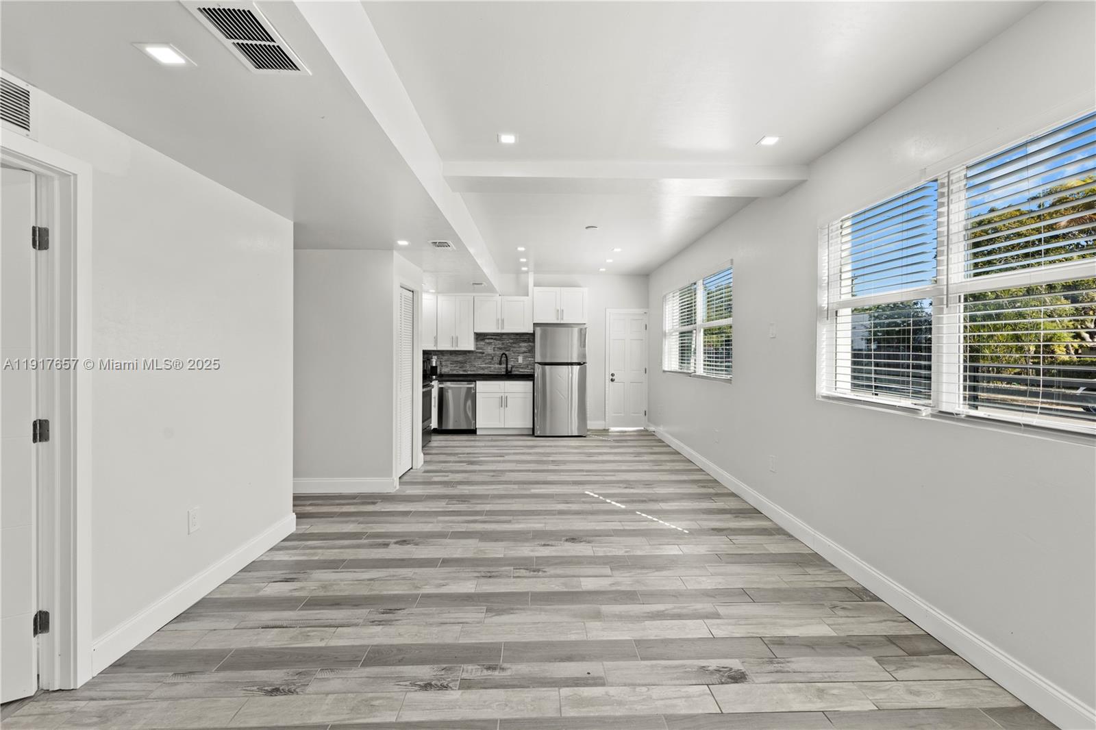 COLLEGE PARK - Residential Income