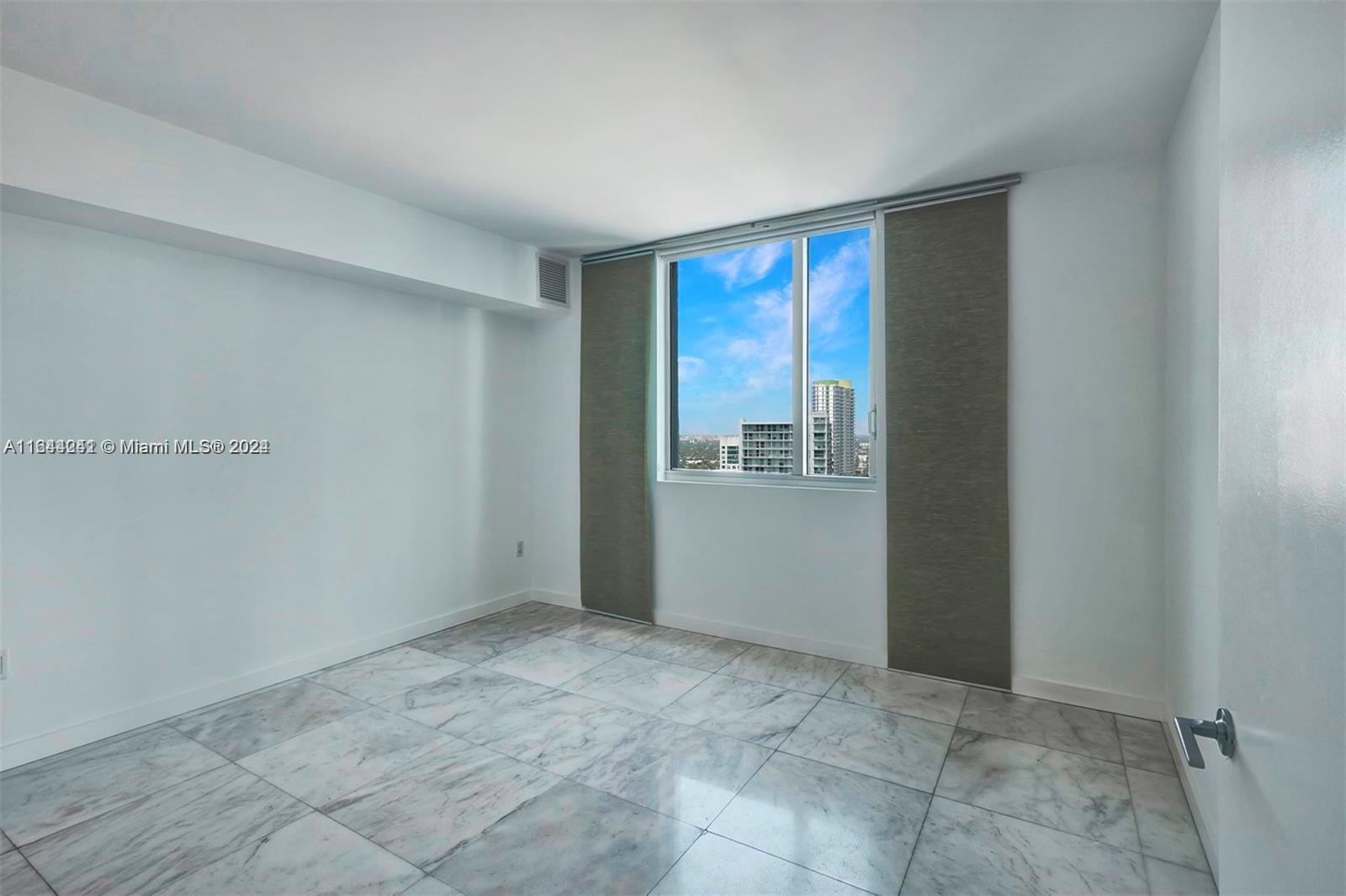 500 BRICKELL WEST CONDO - Residential