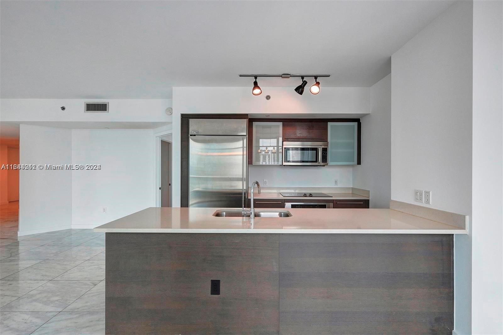 500 BRICKELL WEST CONDO - Residential
