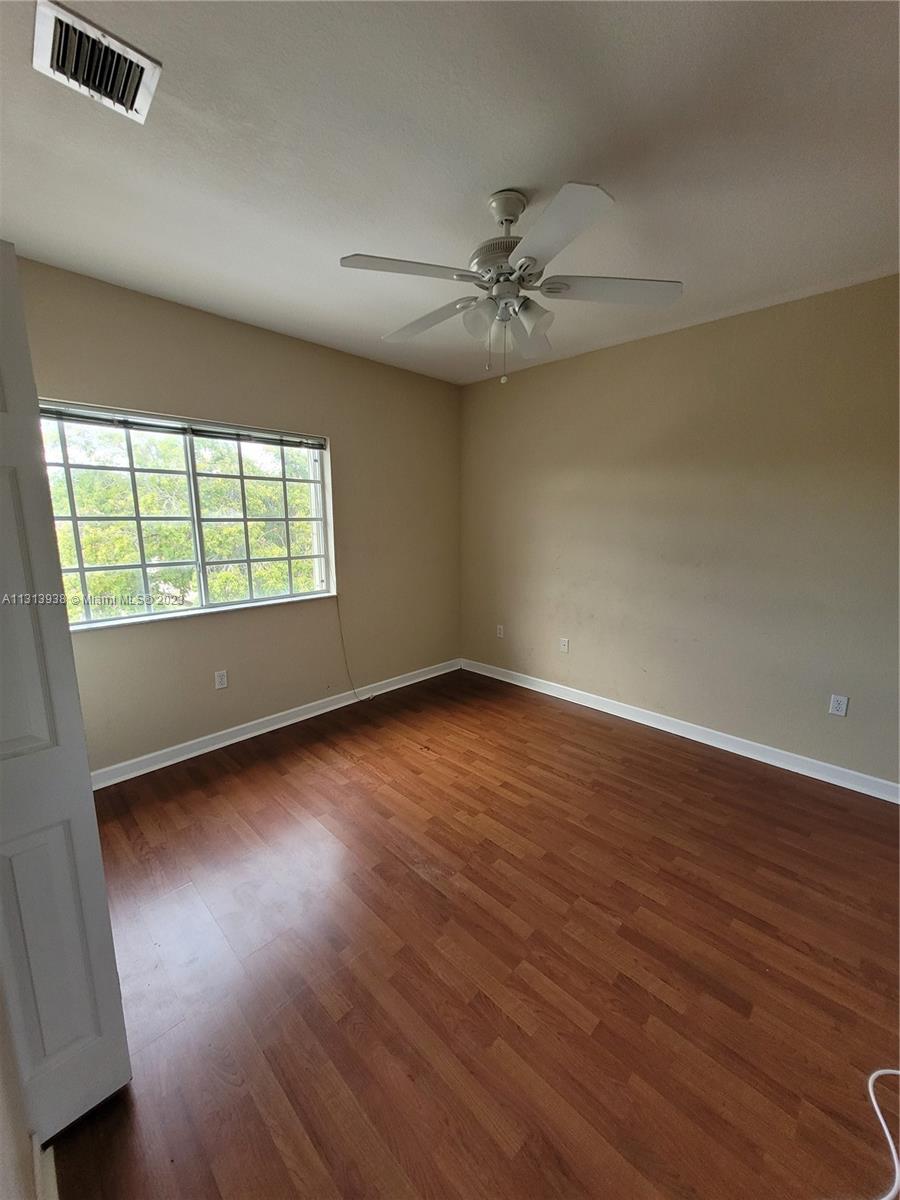 LAKES BY THE BAY AMBER - Residential Lease