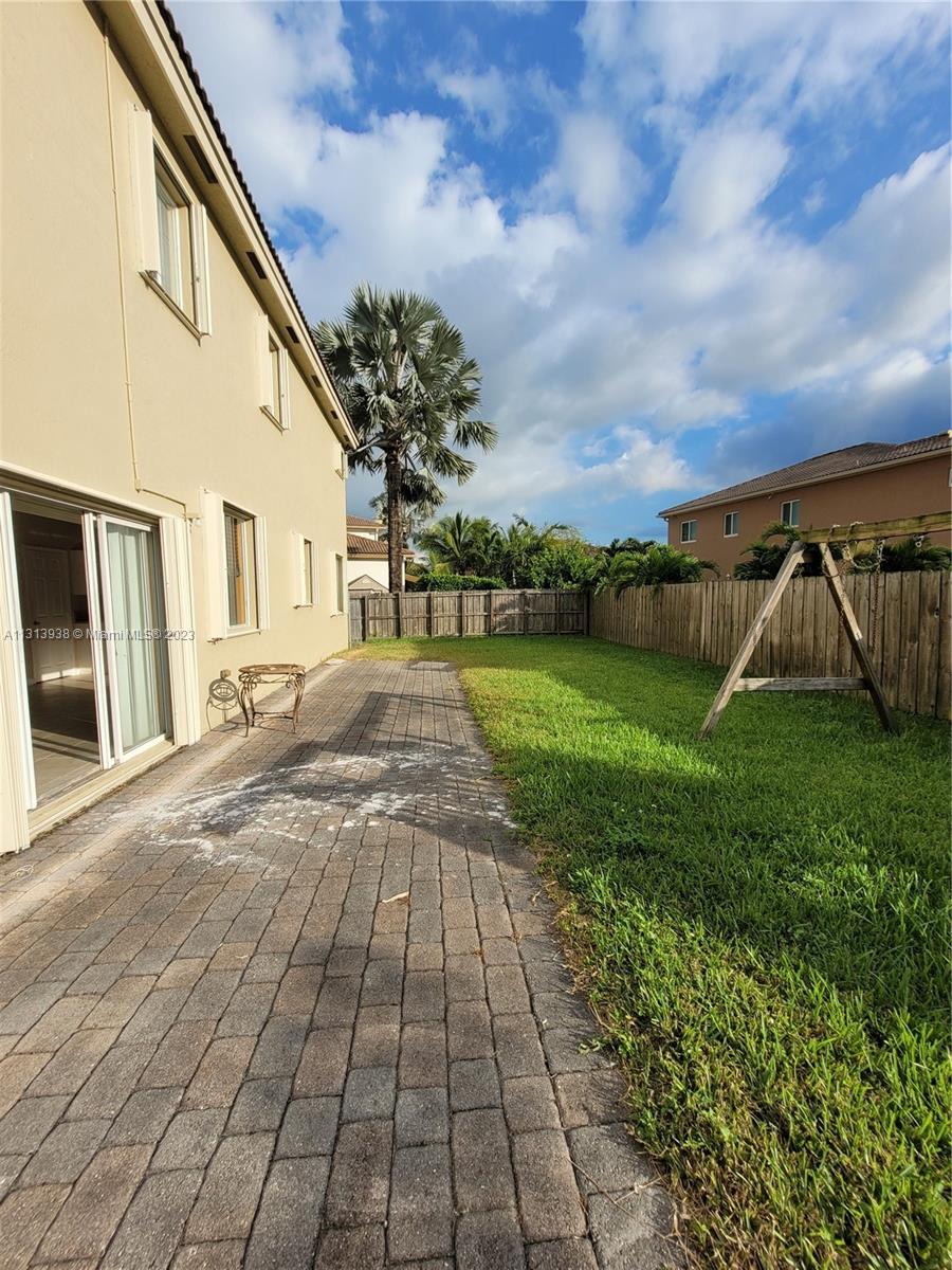LAKES BY THE BAY AMBER - Residential Lease