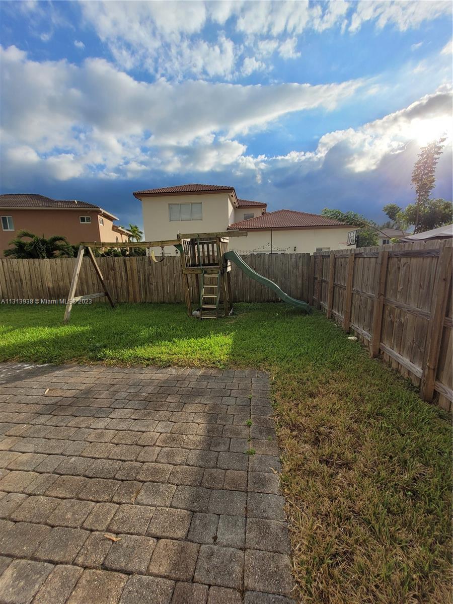 LAKES BY THE BAY AMBER - Residential Lease