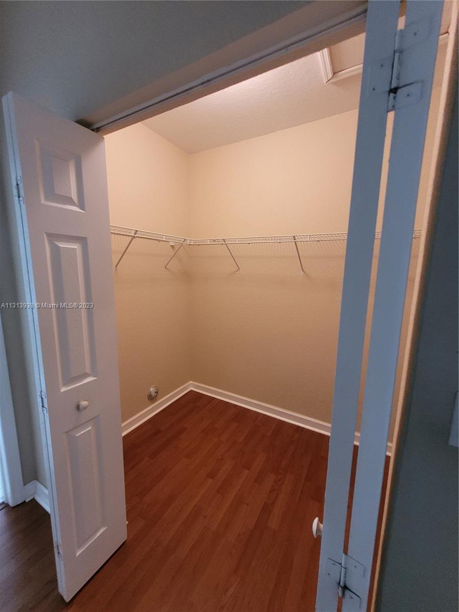 LAKES BY THE BAY AMBER - Residential Lease